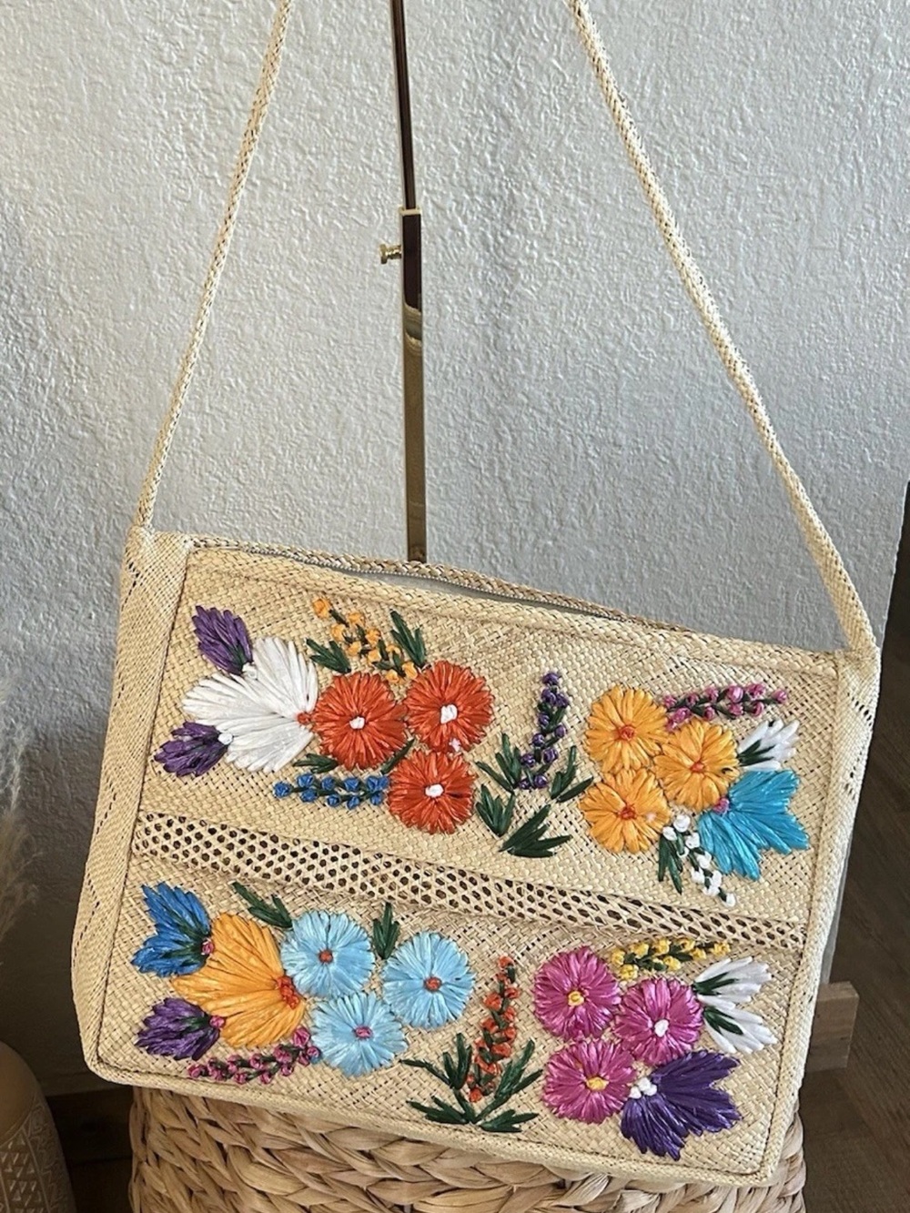 Vtg 60s 70s Embroidered Straw ShoulderBag Raffia Floral Boho Souvenir Purse MINT